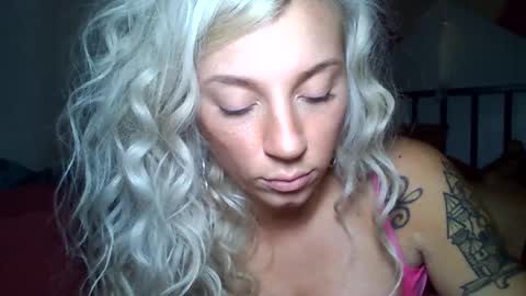 Snapshot of your_fav1 chatting on September 21, 1:42 am your_fav1 online show from September 21, 1:42 am