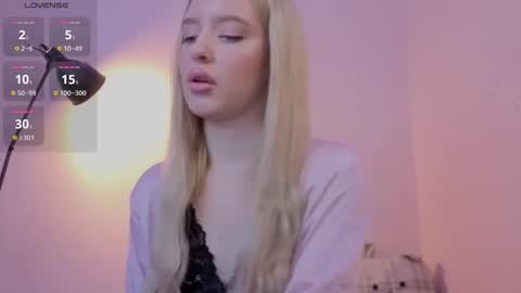 Olivia online show from October 19, 9:30 pm