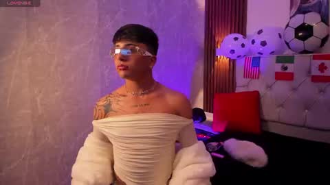 your_kitty_boy online show from June 17, 7:52 pm