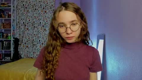 Leslie online show from November 18, 10:13 pm