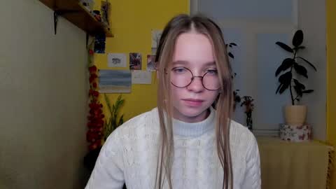 Snapshot of your_leslie chatting on December 1, 4:32 pm Leslie online show from December 1, 4:32 pm