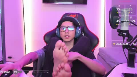 Snapshot of your_little_twink chatting on February 28, 1:58 am Han online show from February 28, 1:58 am
