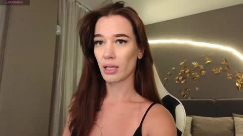 Jessica Loyd online show from November 24, 9:30 am