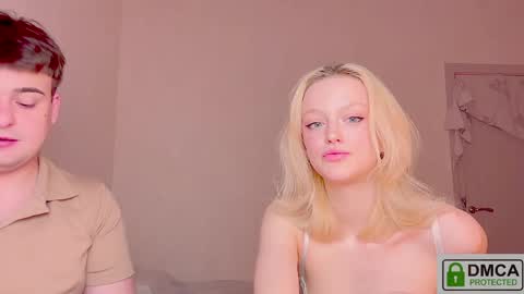 your_molly_mark online show from May 15, 11:01 pm