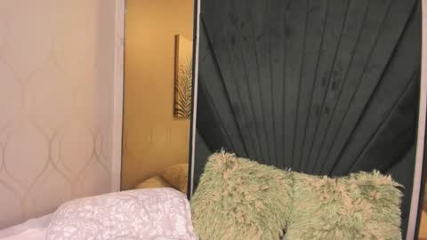 Evelin  online show from November 21, 3:37 am