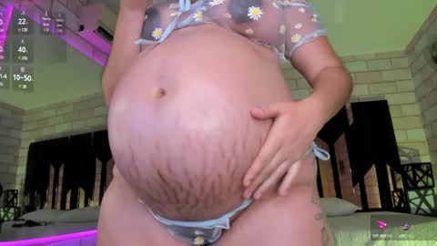 Snapshot of your_naughtyangel chatting on January 10, 12:49 am Evelin online show from January 10, 12:49 am