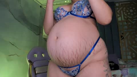Snapshot of your_naughtyangel chatting on January 15, 9:51 pm Evelin online show from January 15, 9:51 pm