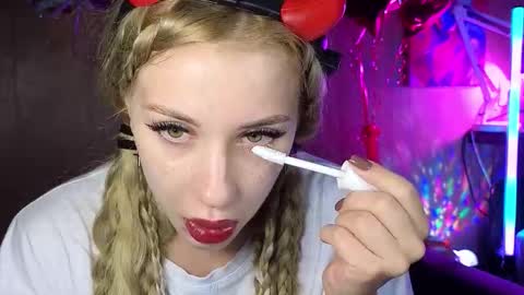 Alice  online show from September 23, 1:43 am