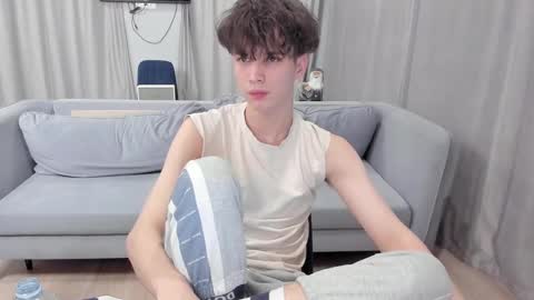 your_shy_guy online show from February 13, 9:50 pm