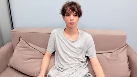 your_shy_guy online show from November 21, 3:54 pm