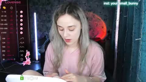 Molly online show from October 1, 3:05 am