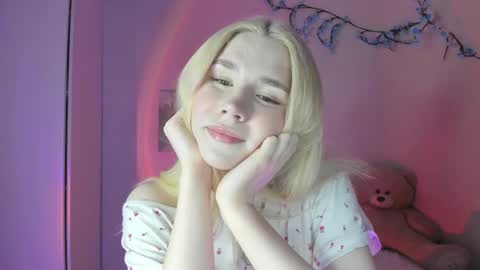 Alice online show from March 18, 4:46 pm