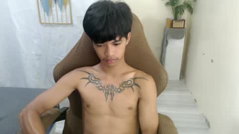 yourasian_eric online show from June 25, 6:07 am