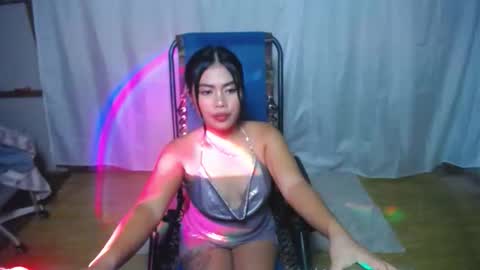 A V A online show from September 8, 3:11 pm
