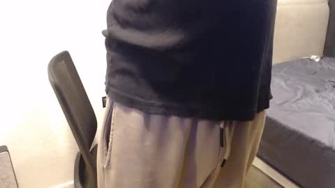 hornyedging online show from April 17, 9:28 pm