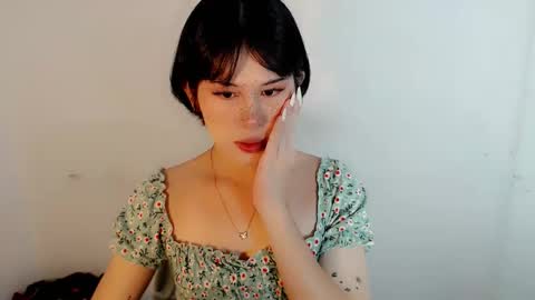 PrettyElla online show from September 28, 5:33 pm