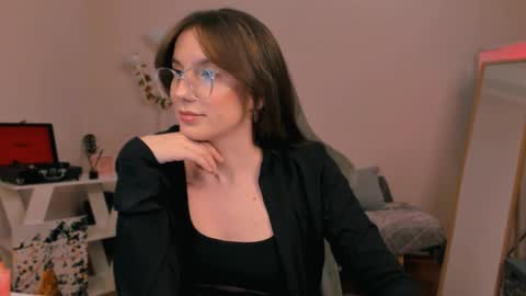 Chloe online show from February 1, 9:08 pm