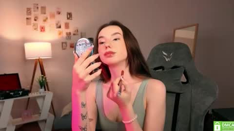 Chloe online show from October 25, 6:02 am