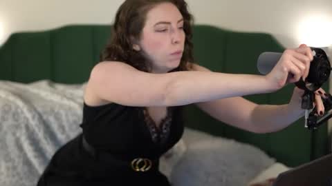 Sarlei Sar-uh-lie online show from October 13, 12:12 am