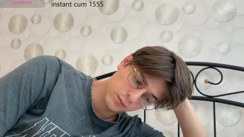 Snapshot of yourhotchristian chatting on January 24, 9:17 am Chris online show from January 24, 9:17 am