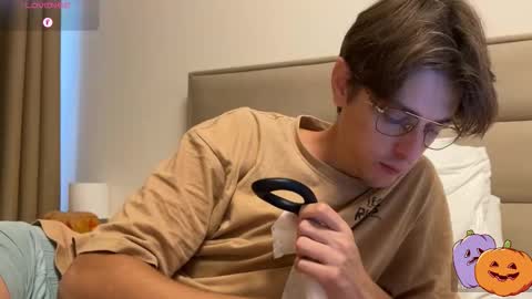 Chris online show from November 1, 7:07 am