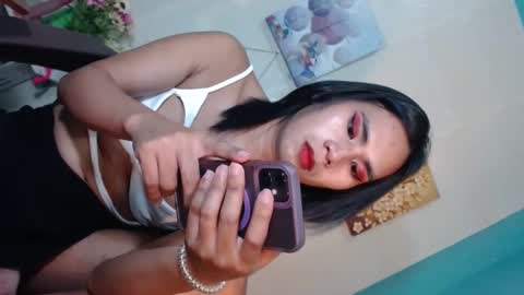 Snapshot of yourhottie_winxxx chatting on February 7, 10:09 pm Mauie online show from February 7, 10:09 pm