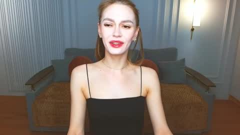 Snapshot of yourladysunshine chatting on February 25, 6:36 am Ksyusha online show from February 25, 6:36 am