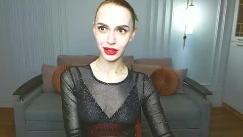 Snapshot of yourladysunshine chatting on February 7, 8:11 am Ksyusha online show from February 7, 8:11 am