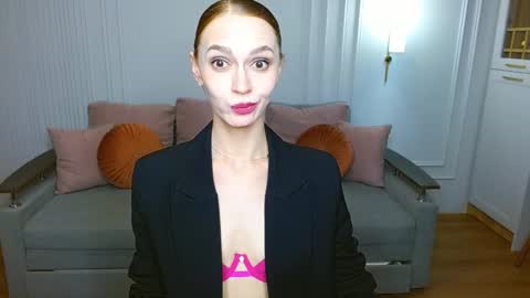Snapshot of yourladysunshine chatting on February 14, 5:36 pm Ksyusha online show from February 14, 5:36 pm