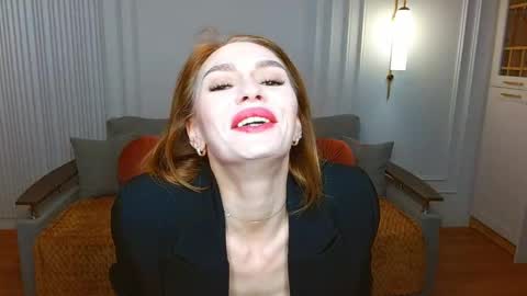 Snapshot of yourladysunshine chatting on February 22, 7:34 am Ksyusha online show from February 22, 7:34 am