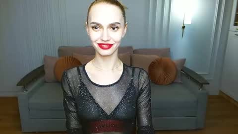 Snapshot of yourladysunshine chatting on February 7, 2:37 pm Ksyusha online show from February 7, 2:37 pm