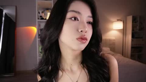 yourlittlesunrise_ online show from May 24, 6:31 am