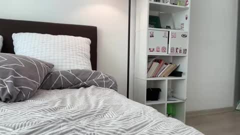 yourlittlesunrise_ online show from March 23, 8:30 am