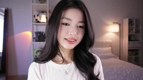 yourlittlesunrise_ online show from May 15, 5:27 am