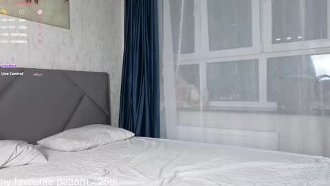 Stella foot size 41 height 175 online show from April 8, 5:16 pm