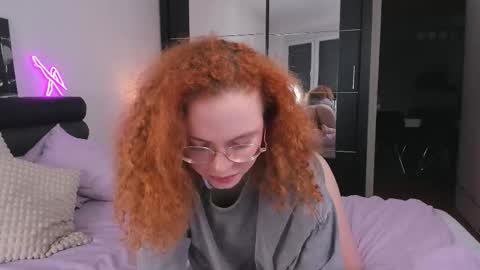 Snapshot of yourpie_ash chatting on February 17, 4:28 pm Ashley online show from February 17, 4:28 pm