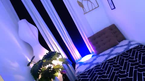 yourprettybella_ts online show from May 24, 11:39 am