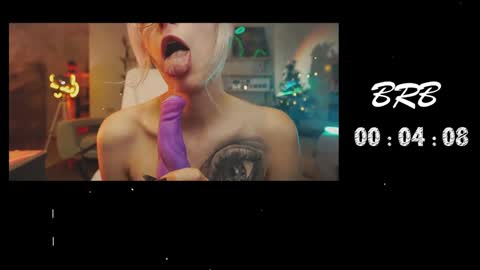 Snapshot of yourprettykate_ chatting on December 24, 7:00 pm online show from December 24, 7:00 pm
