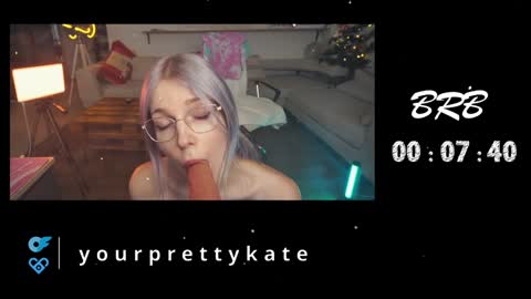 Snapshot of yourprettykate_ chatting on December 28, 8:58 am online show from December 28, 8:58 am