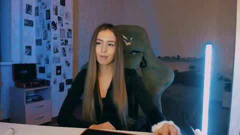 Eva online show from November 9, 8:44 pm