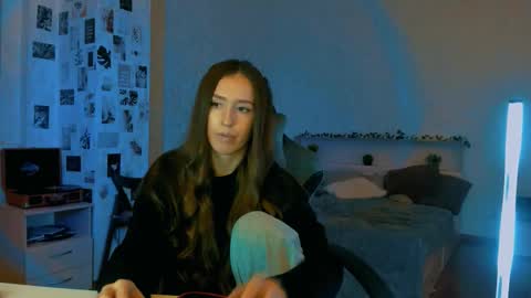 Eva online show from October 22, 7:37 pm