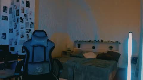 Eva online show from October 13, 8:11 pm