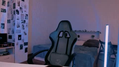 Eva online show from October 4, 9:01 pm