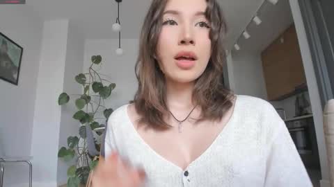 youre meyy online show from February 13, 7:33 am