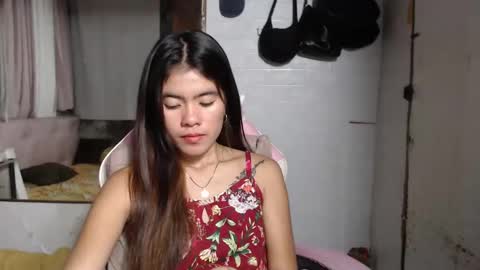 Snapshot of yoursweet_asian20 chatting on December 18, 1:15 am Maddie online show from December 18, 1:15 am