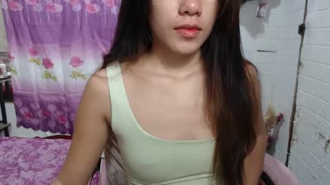 Snapshot of yoursweet_asian20 chatting on February 25, 3:42 am Maddie online show from February 25, 3:42 am