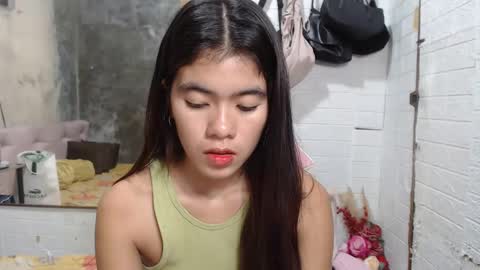 Snapshot of yoursweet_asian20 chatting on December 27, 7:40 am Maddie online show from December 27, 7:40 am