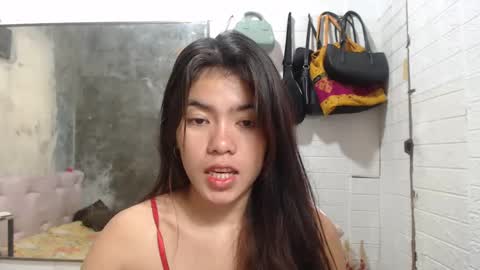 Snapshot of yoursweet_asian20 chatting on January 16, 10:44 pm Maddie online show from January 16, 10:44 pm