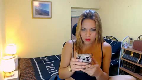 Snapshot of yoursweetangelxxx chatting on February 28, 10:09 am YourDreamgirl online show from February 28, 10:09 am