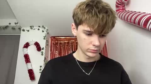 yoursweetyguy online show from January 15, 3:32 pm